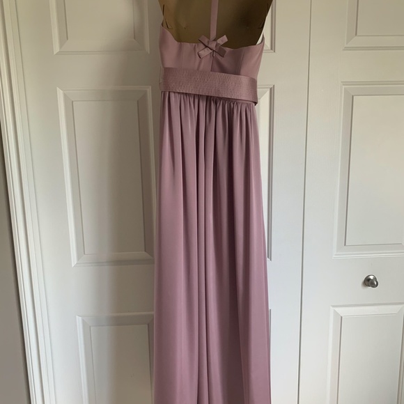 Vera Wang V-neck halter gown with slit - Picture 6 of 6